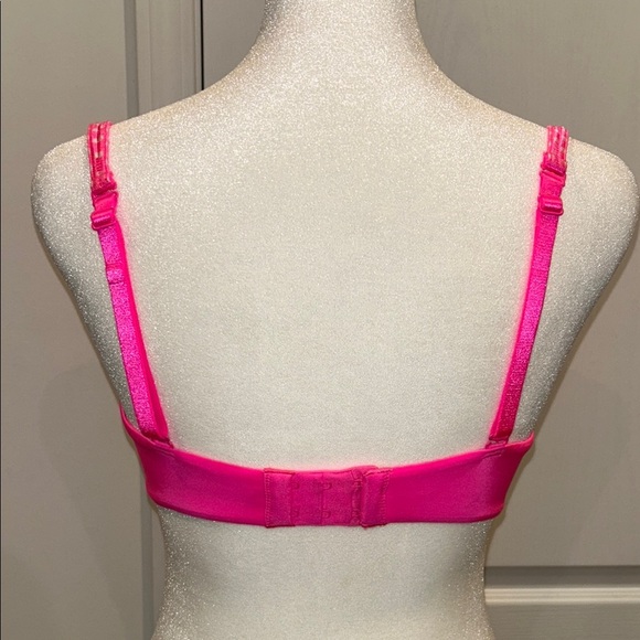 Victoria’s Secret Pink Women's Bra - Picture 5 of 8